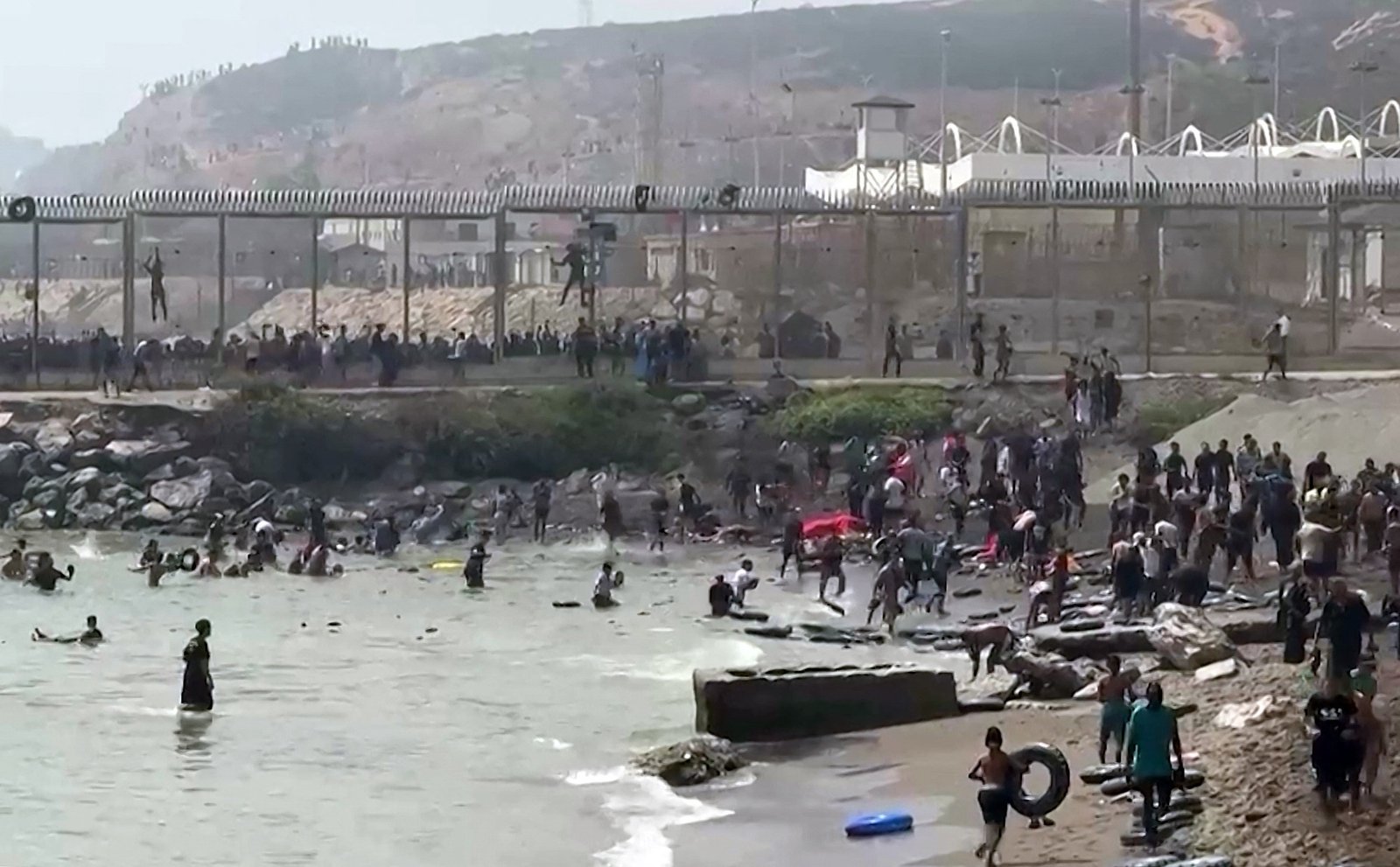 Crise migratória cancela amistoso do Barcelona no Marrocos