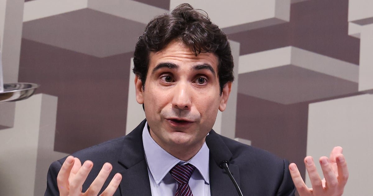 Banco Central corta taxa Selic para 14% e prevê novos ajustes